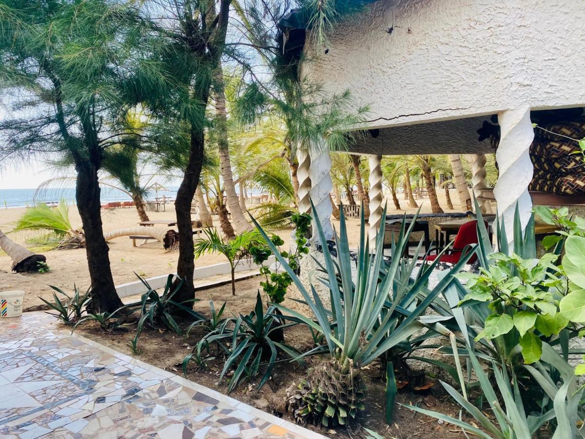 Jungle Beach Resort Sanyang Exterior photo